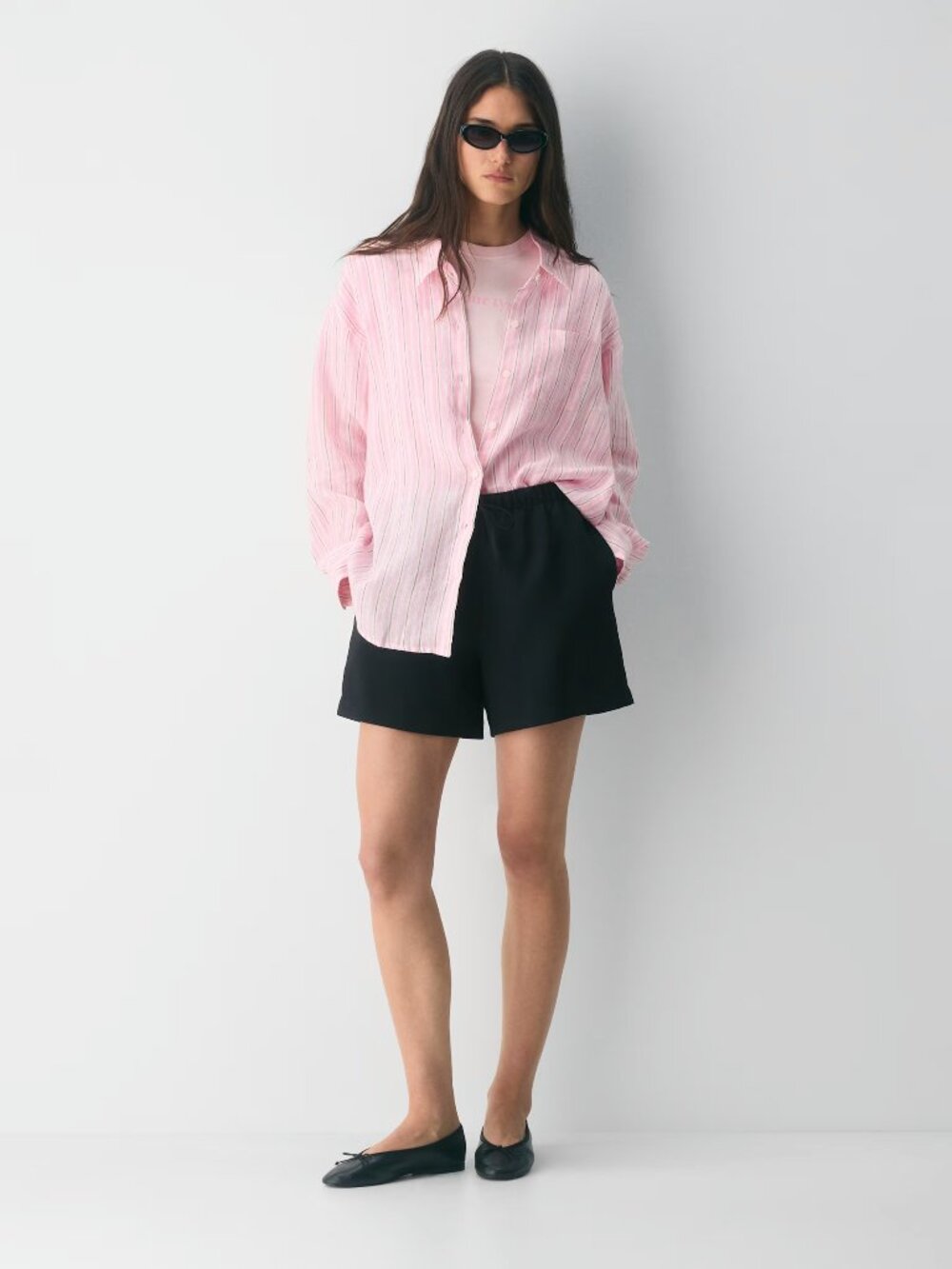 NWOT Aritzia Lodge Crepette Short Mid-Thigh